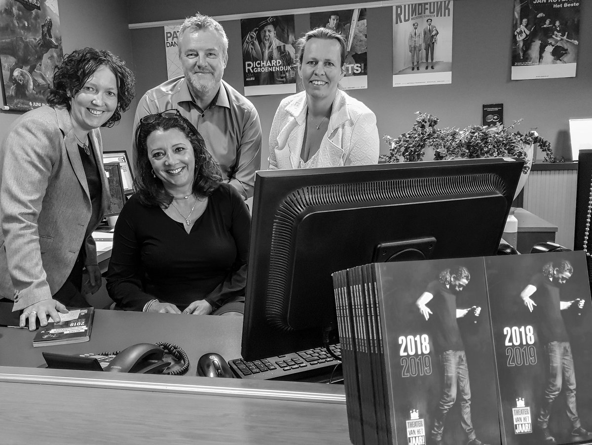NicoBaars55's tweet photo. Gewoon niet normaal. Onwerkelijk. Maanden geknutseld aan de programmering. Vol verwachting. We zijn nu 3 weken verder en Renate, Petra en Suzanne hebben er hun handen vol aan. Nu al ruim 20%(!!!!) meer kaarten aangevraagd dan het record van vorig jaar. Ik ben er oprecht stil van. https://t.co/PsqVKcCheS