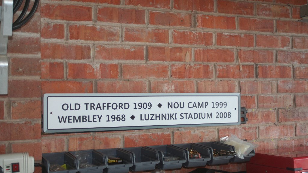 Order your Father's day sign before 7th June and get a unique gift with your own special message. Plus get 10% OFF by using code g2s2712 at the checkout.  #fathersdaygift #personalisedsigns giftsigns.co.uk