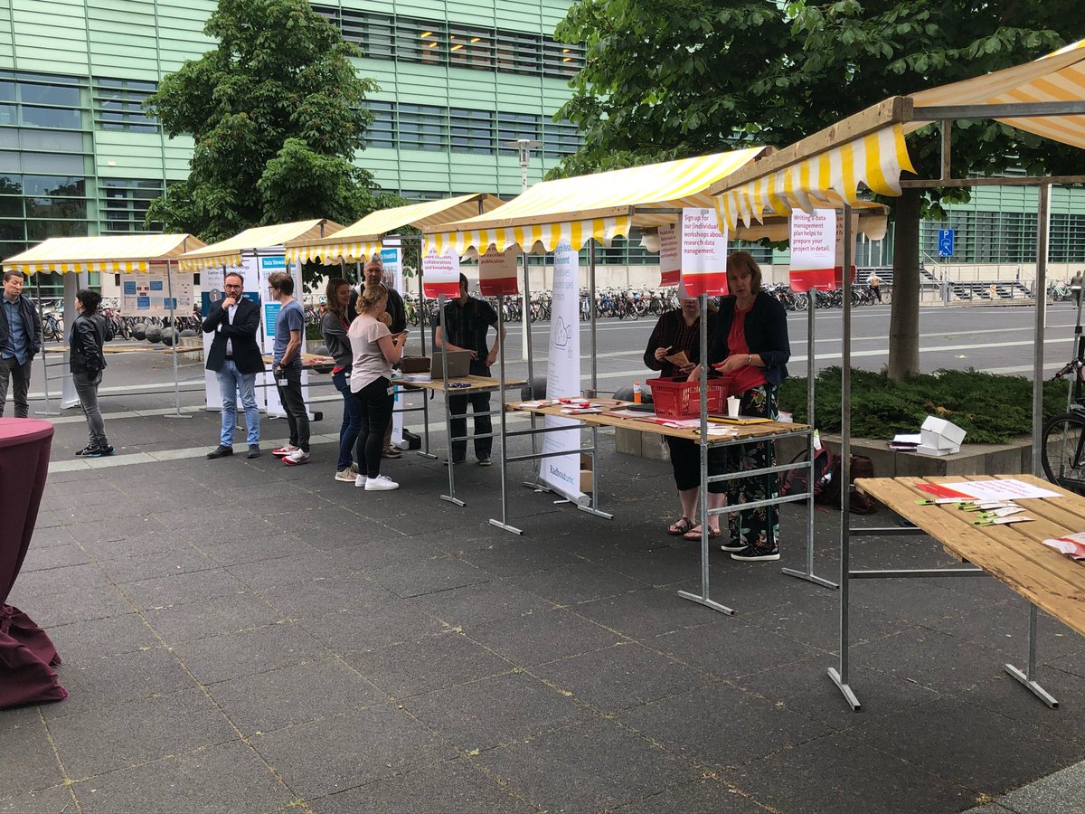 Today we’re at <a href="/Radboud_Uni/">Radboud University</a>  &amp; <a href="/radboudumc/">Radboudumc</a> with a very nice welcome, including a small research market and free french fries! Tomorrow we’ll drive to <a href="/UTwente/">University of Twente (inactive)</a> , next week we’re at <a href="/TUeindhoven/">Kumar Dhistraj</a> @MaastrichtU <a href="/MaastrichtUMC/">Maastricht UMC+</a> 
SURF.nl/agenda #SURFResearchRoadshow