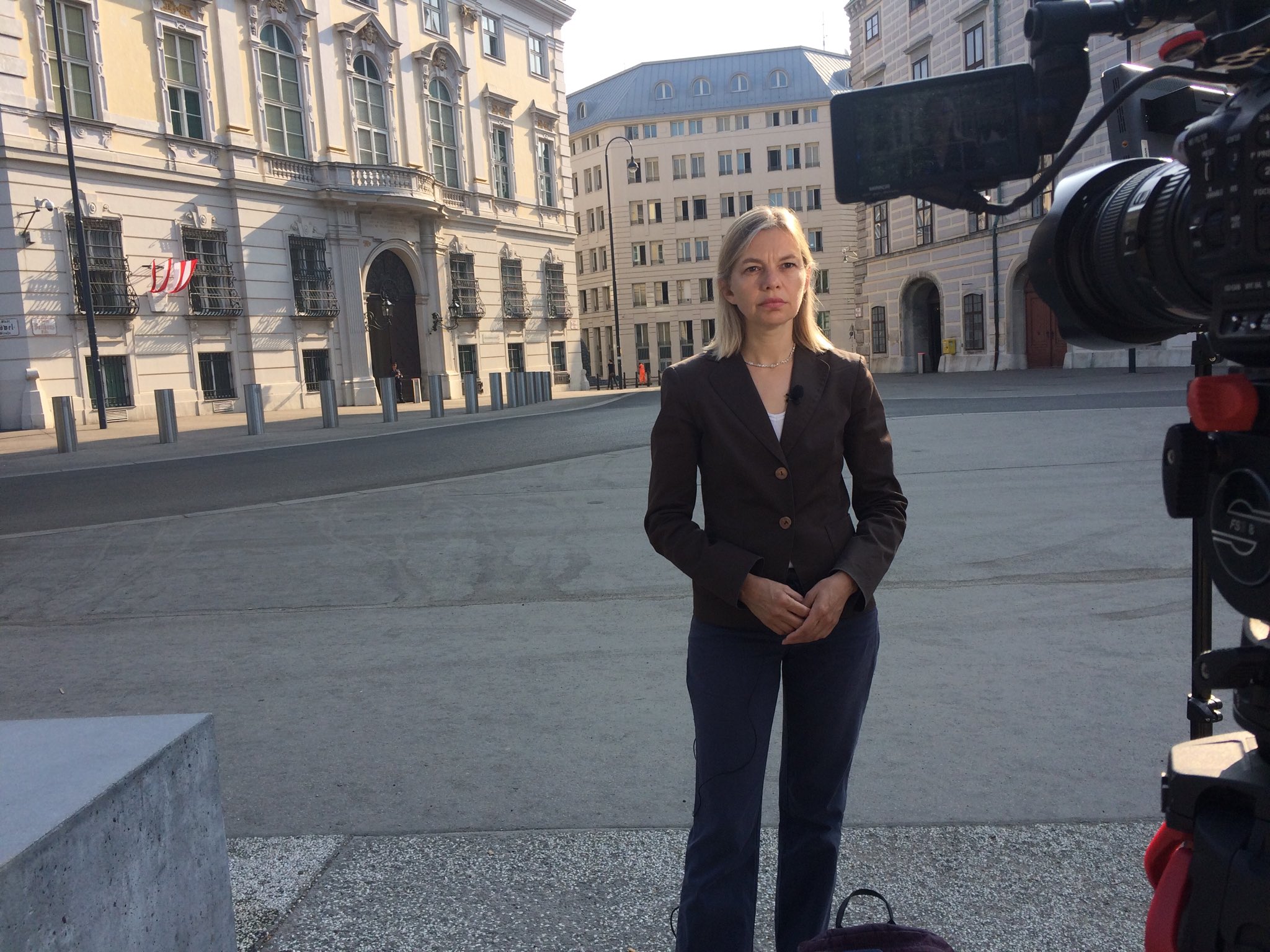 Bethany Bell on Twitter: "Reporting on visit of Vladimir Putin to Vienna  for @BBCWorld with cameraman @fab_chaundy https://t.co/ZKelvLtOhO" / Twitter