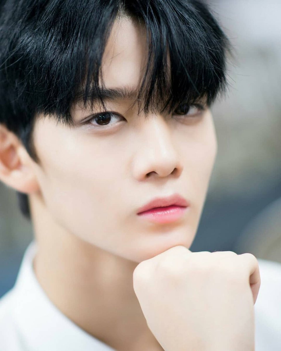 yoo28878's tweet photo. BaeJinyoung x  Dispatch HD 💜

#워너원 #워너블 #wannaone #wannable #BaeJinyoung #배진영 https://t.co/5wsKxIYLAT