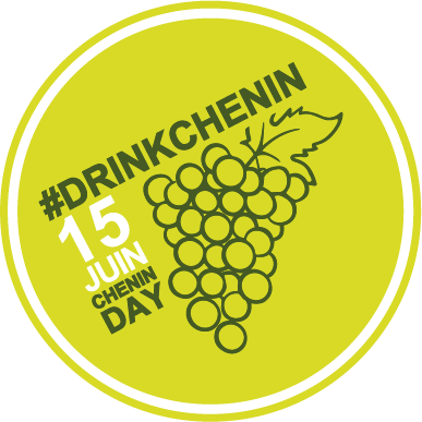 FoodAngers's tweet photo. 🔜 vendredi 15 juin 2018 
Rejoignez-nous pour participer à la Journée mondiale du #cépage emblématique de la #Loire, le #chenin : it's #cheninday 🌎 ! 
Postez une jolie photo 📸 d'un verre ou d'une bouteille de #cheninsLoire avec le hashtag #drinkchenin 
#foodAngers #WineMorning https://t.co/BTrMPERPp1
