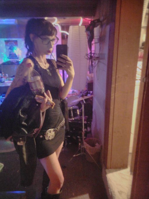 Gigi Blackhornze’s pics and videos