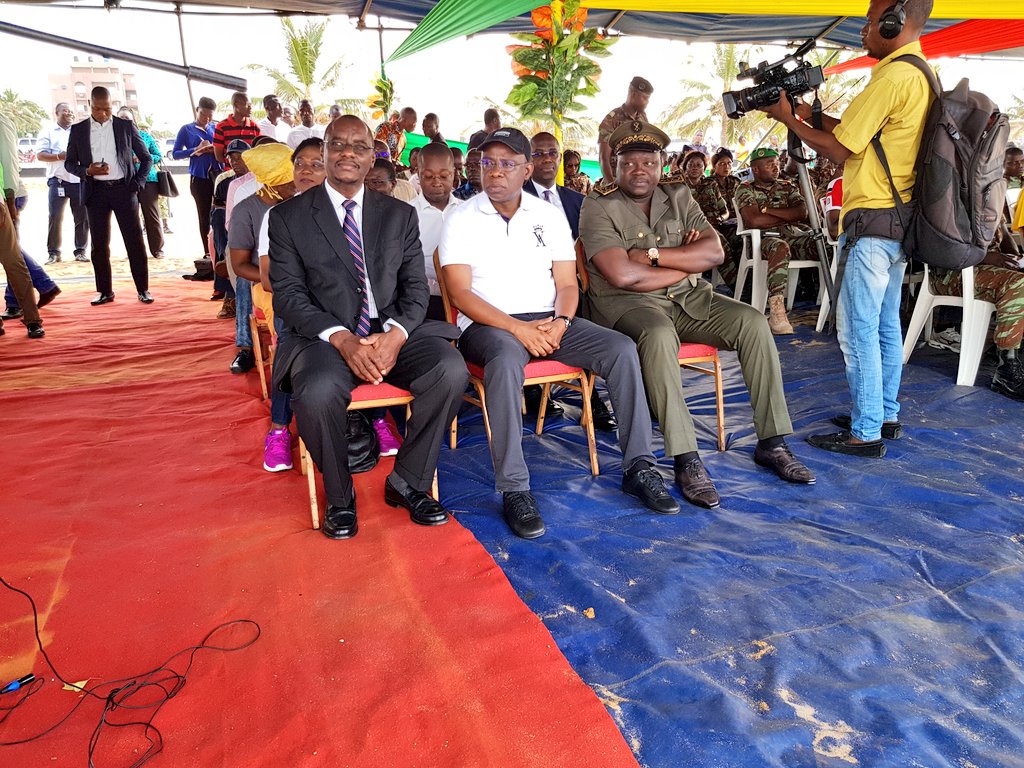 PUBLIUSGROUP's tweet photo. #Bénin #Gouvbenin #Wasexo #MCVDD #WED2018 #JME2018
Journée mondiale de l'environnement 2018: les manifestations célébrées à  Cotonou à la plage de Fidjrossè  sous la houlette du MCVDD José Didier TONATO, le Préfet du Littoral Modeste Toboula et le CEMAG Fructueux Gbaguidi. https://t.co/AN14C3woAE