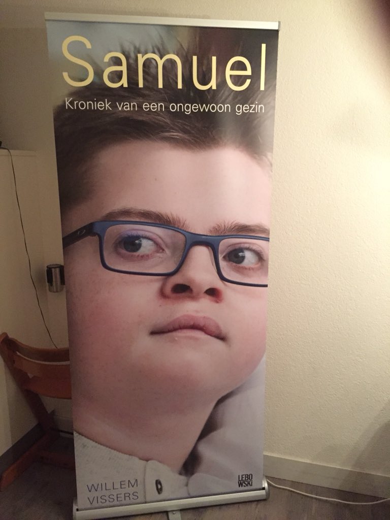 Samuel is vandaag jarig: 17. Onder alle retweets of likes van dit bericht verloot ik twee gesigneerde exemplaren van het boekje over Samuel.