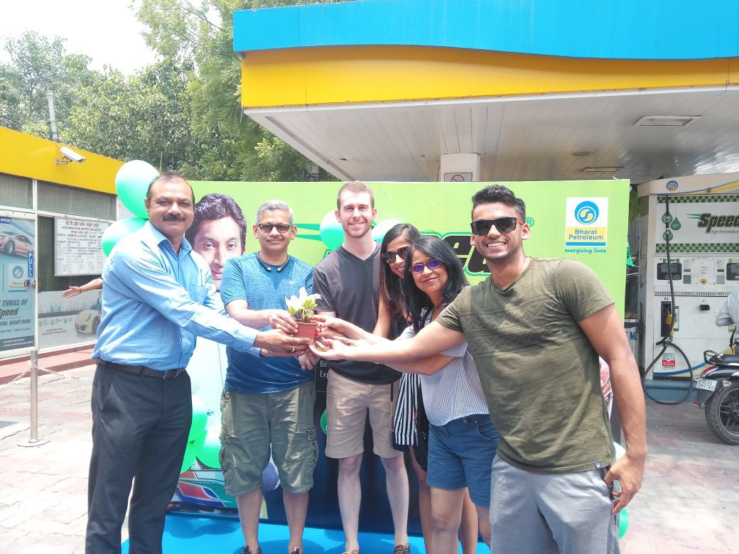 HumaFAli's tweet photo. #Wow! #Green fuel # Speed buzz on #WorldEnvironmentDay @BPGreenPark #GoGreenwithSpeed # customer awareness #gifting sapling @BPCRetailDelhi https://t.co/gHiZUuruZ3