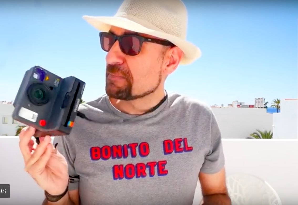 IkerMoran_'s tweet photo. Outfit ibicenco para probar la OneStep 2 de @Polaroid_Spain de paseo por Ibiza. Dentro vídeo! https://t.co/OcUA5iccOZ https://t.co/euqwmYwoB7