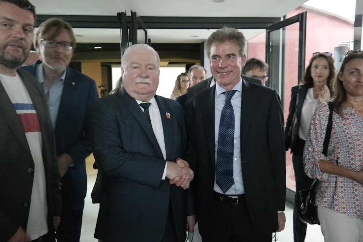 Nobelpreisträger im Gespräch mit Lech Walesa