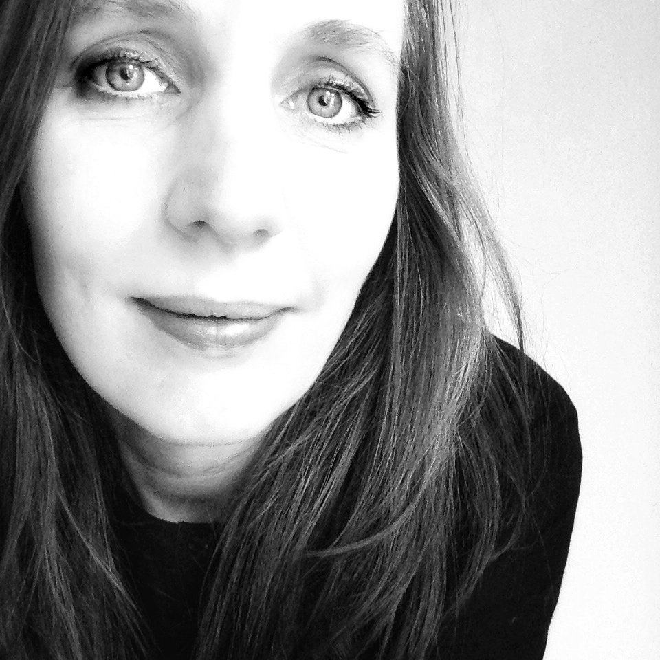 Stem jij ook op 'onze 'Kirsten? Die vriendelijke boekverkoopster van de <a href="/Kinderboekwnkl/">De Kinderboekwinkel</a> #nominatiebesteboekverkoper @stichtingelspeet #elspeet #boekverkoper #kinderboekwinkel #landelijkeprijs #wijsteunen #helpmee #laatjestemhoren ow.ly/Jgcf30kks6b