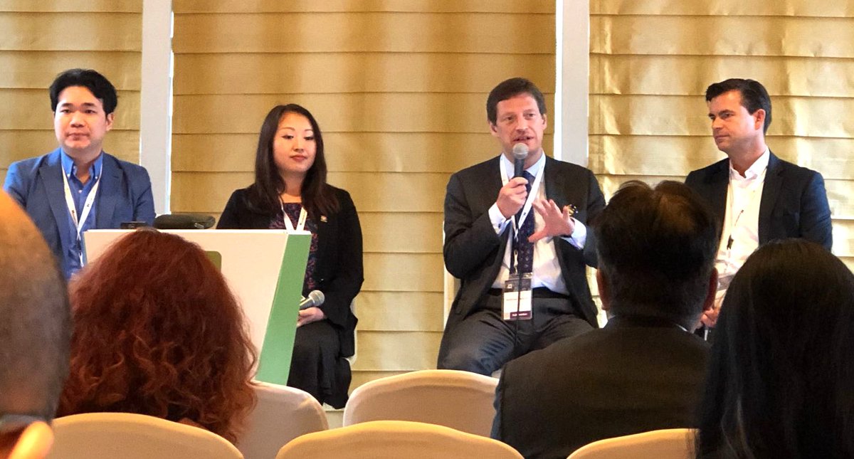 ColliersAPAC's tweet photo. Colliers' Andrew Haskins says “Talent, Chindia, CBDs and Artificial Intelligence—these are the four big themes driving tech innovation in real estate.” #CRE #Technology #uliapsummit #BlockchainREady https://t.co/FzBeRTEaeA https://t.co/Dss2X8h0aA