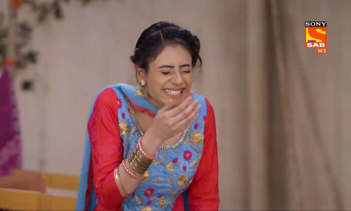 _hibafc's tweet photo. Her SMILE is literally the best thing. 😍😘 @nawab_hiba #Hibahits500k https://t.co/5P2dxSQ7cz