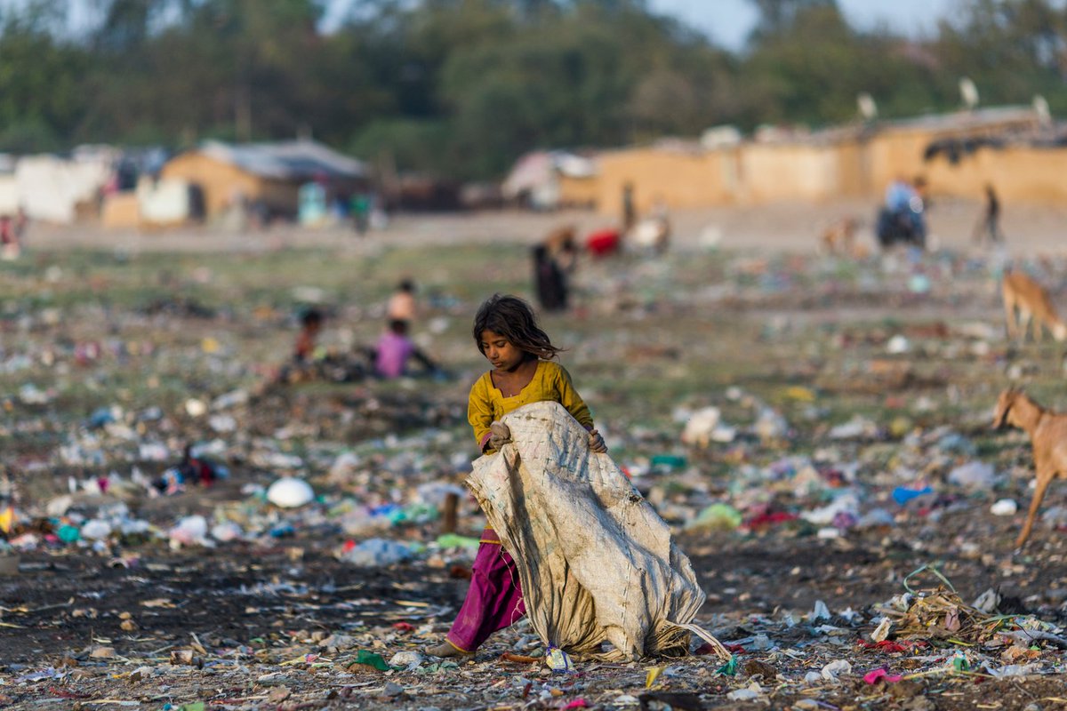 UNICEFIndia's tweet photo. About one-third of the plastic packaging we use escapes collection systems, clogging our streets, rivers and oceans, and polluting the natural environment. 
On #WorldEnvironmentDay let’s join hands to #BeatPlasticPollution and make the 🌏 plastic-free for our children. https://t.co/cdiOKeaZWk
