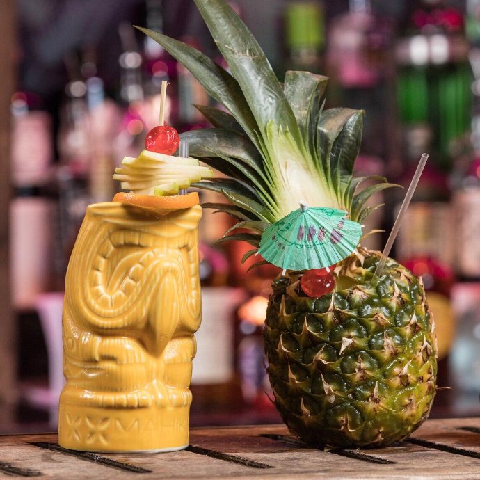 #TuesdayTreats who could say no 😍🌺🌴
.
.
#cocktails #treats #TuesdayThoughts  #wisdom #happiness #positivity #PositiveMentalAttitude #PositiveVibes