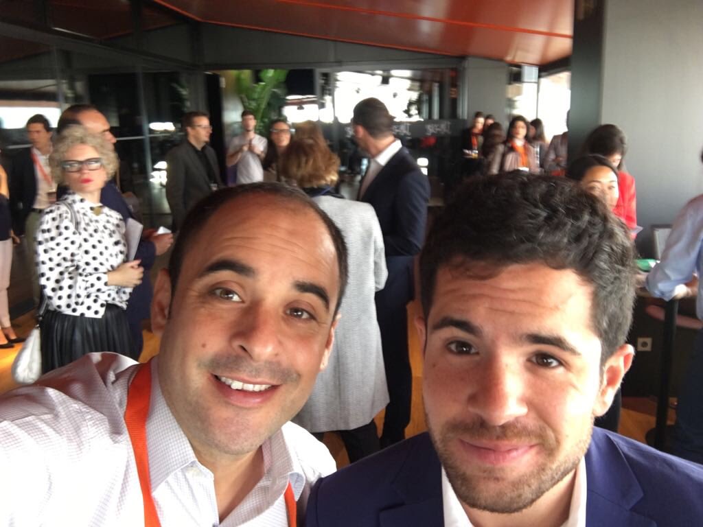 cocoanetwrk's tweet photo. #Bosshunter @SiteSpain event has just begun with Cocoa @dbenitezRAFFA and Alex from @ConnectionsWay #eventprofs #meetingdesign #madrid #bosshunters #meetingprofs https://t.co/G9iKJ3g9H4