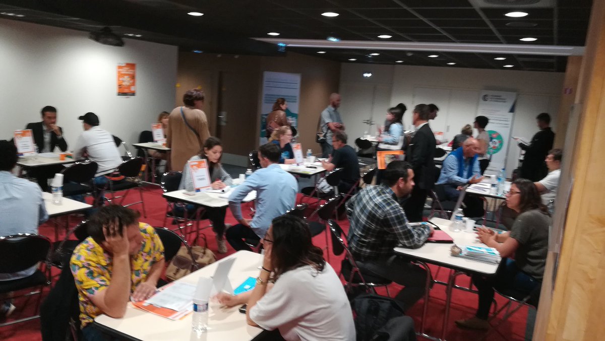 CCINantes's tweet photo. [#semcreation2018] La foule des créateurs/repreneurs au Forum de la création et reprise d'entreprise ce matin à la @CCINantes pour rencontrer des experts du financement, des aides et du conseil. 👌👍 https://t.co/P5dA6d1jpf