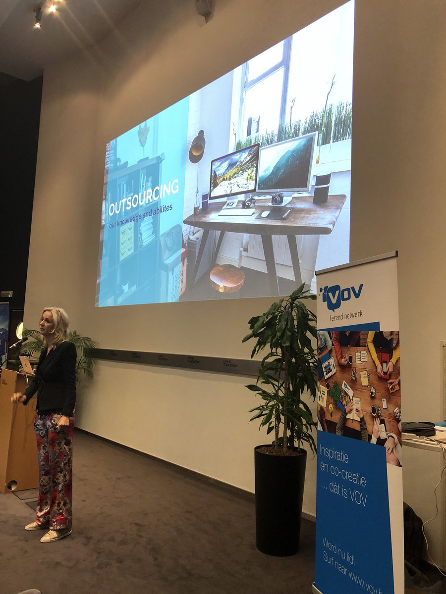 tippinglearning's tweet photo. From outsourcing to insourcing. How to make your brain future proof #elkegeraerts #vov https://t.co/YCl1t2rQJj