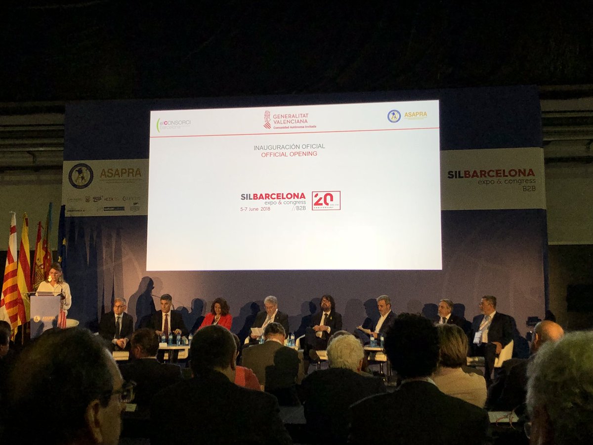 novologistica's tweet photo. Comienza la inauguración con @jaumecollboni @JordiCornetS @BlancaSorigue en el #SIL2018 en un año muy especial ya que cumple 20 años!! @SILBARCELONA @ConsorciZF https://t.co/cWG7OGWPaT