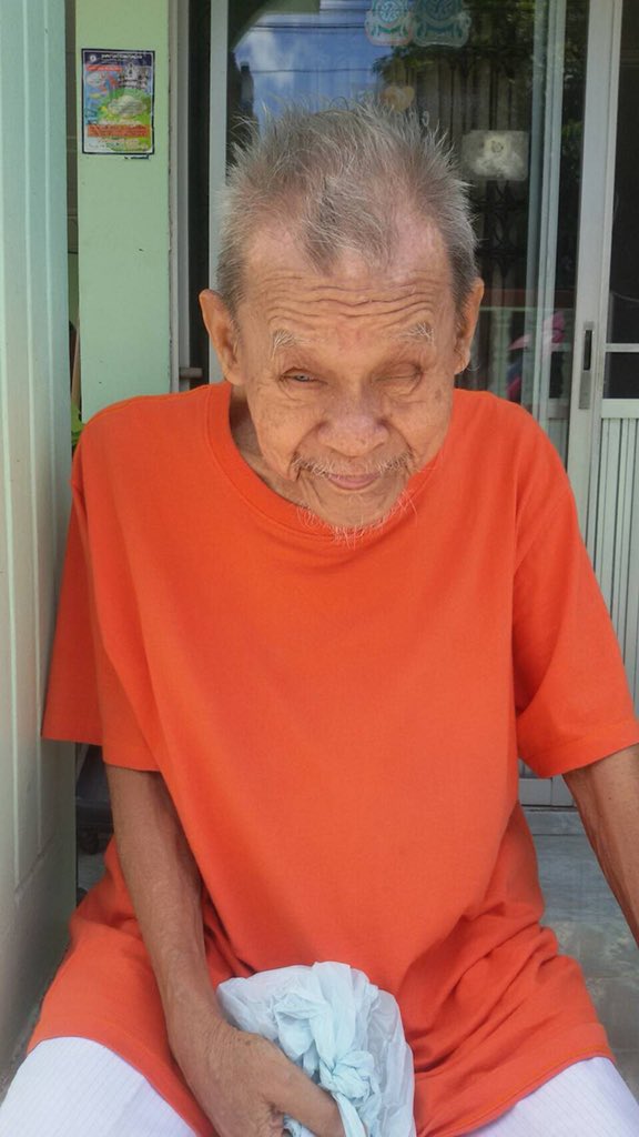 Boysetup's tweet image. จนท.ศูนย์คุ้มครองคนไร้ที่พึ่งจังหวัดสมุทรปราการ และ จนท.ศูนย์คุ้มครองคนไร้ที่พึ่งกทม. ได้นำคุณลุงธวัชชัย อติสิงห์ อายุ 78 ปี ส่งบ้านพัก ซ. ม.ทิพวัล 45 เลขที่ 80/437 หมู่ 5 ต.บางเมืองใหม่ อ.เมือง จ.สป. เรียบร้อยแล้วครับ
#คนพัดหลง 

Cr. สุทธิพงษ์ คุณนนท์/นวรัชกร
@fm91trafficpro