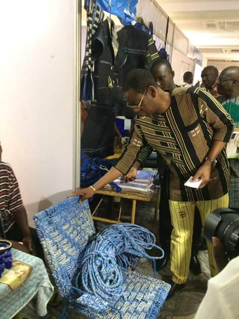 NeereActu's tweet photo. En marge du forum national sur les modes de consommation et de production durables, les officiels ont visité les stands des projets pour voir les résultats et impacts atteints @GRAAD_Burkina #Burkina #EconomieVerte #reseautage #lwili https://t.co/VUoR2WE461
