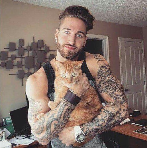 CAvfc70's tweet image. Chow to all my Twitter Pals and friends here . Up The Villa And Fuck The Sun News Paper