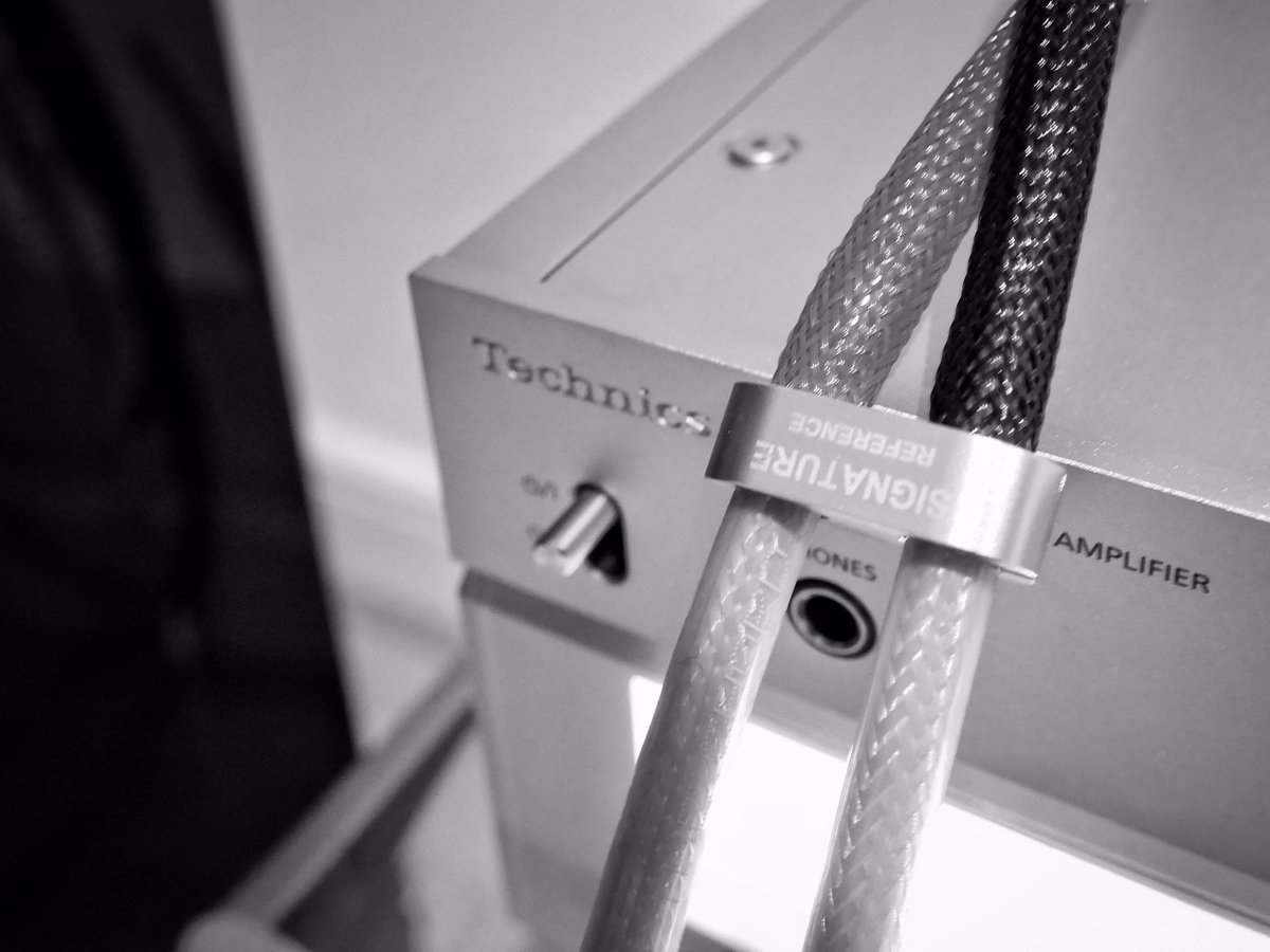 KAWimages's tweet photo. I may just be in love with this pair!!!! @technics @Redisc0verMusic and @chordcables @SaintsDidNext @whathifi @AudiophileStuff @TheGadgetShow @HiFiChoiceMag @cablefreak https://t.co/r2dnAF6gCY