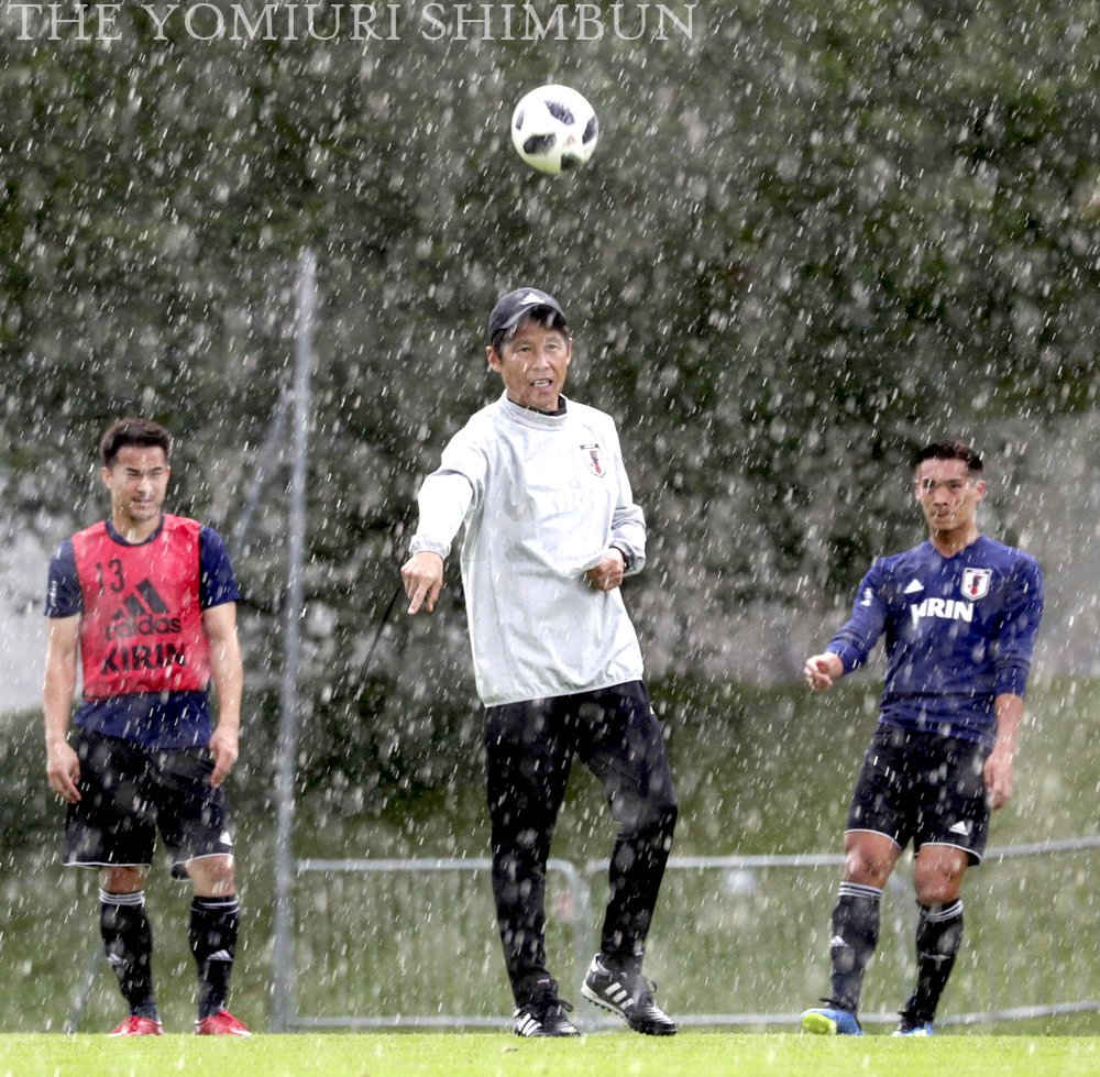 読売新聞写真部 ロシアｗ杯 見聞録 ４日のゼーフェルトは雨でした 語り継がれる ドーハの悲劇 は有名ですが マイアミの奇跡 を忘れていませんか ９６年アトランタ五輪でブラジルを破った大金星です 西野朗 監督でした ロシアの魔術師