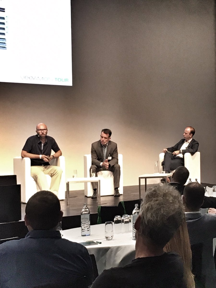 Tech-Talk bei #veeamontour mit #Nutanix und #Cisco - live on Stage <a href="/olentsch/">Oliver Lentsch</a>, Markus Kunstmann und Mario Zimmermann. <a href="/Nutanix_EMEA/">Nutanix EMEA</a> @Cisco_Austria <a href="/veeam_de/">Veeam DACH</a>