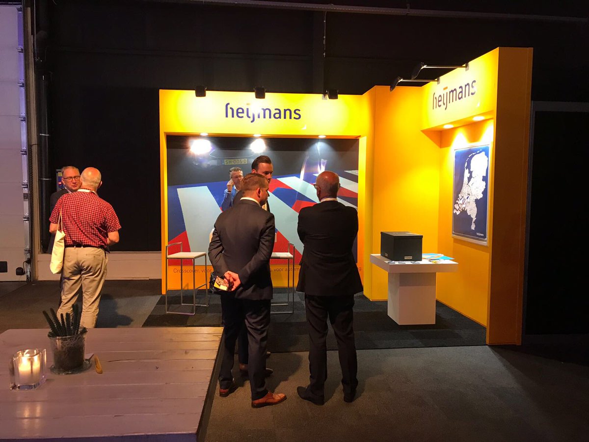schorpoen's tweet photo. We zijn er weer. Kom vandaag nog je eigen ontwerp en locatie voor crosscover kiezen: stand 2.5.04#vakbeursruimte&amp;licht #heijmansnl #expohouten https://t.co/ailO4JnGuS