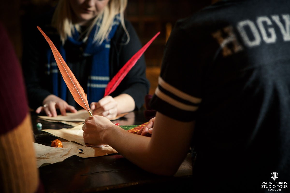 wbtourlondon's tweet image. Are you prepared to join forces with your fellow Harry Potter fans? Tickets for Harry Potter Quiz in the Great Hall are on sale now! wbstudiotour.co.uk/quiz-night