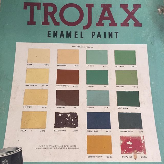 e_cooper_wood's tweet photo. Old paint swatch 😍 #paint #painting #colours #oldobjects #colourpalette #enamelpaint https://t.co/IGFxDV1UGN https://t.co/BVKiy4WuoG