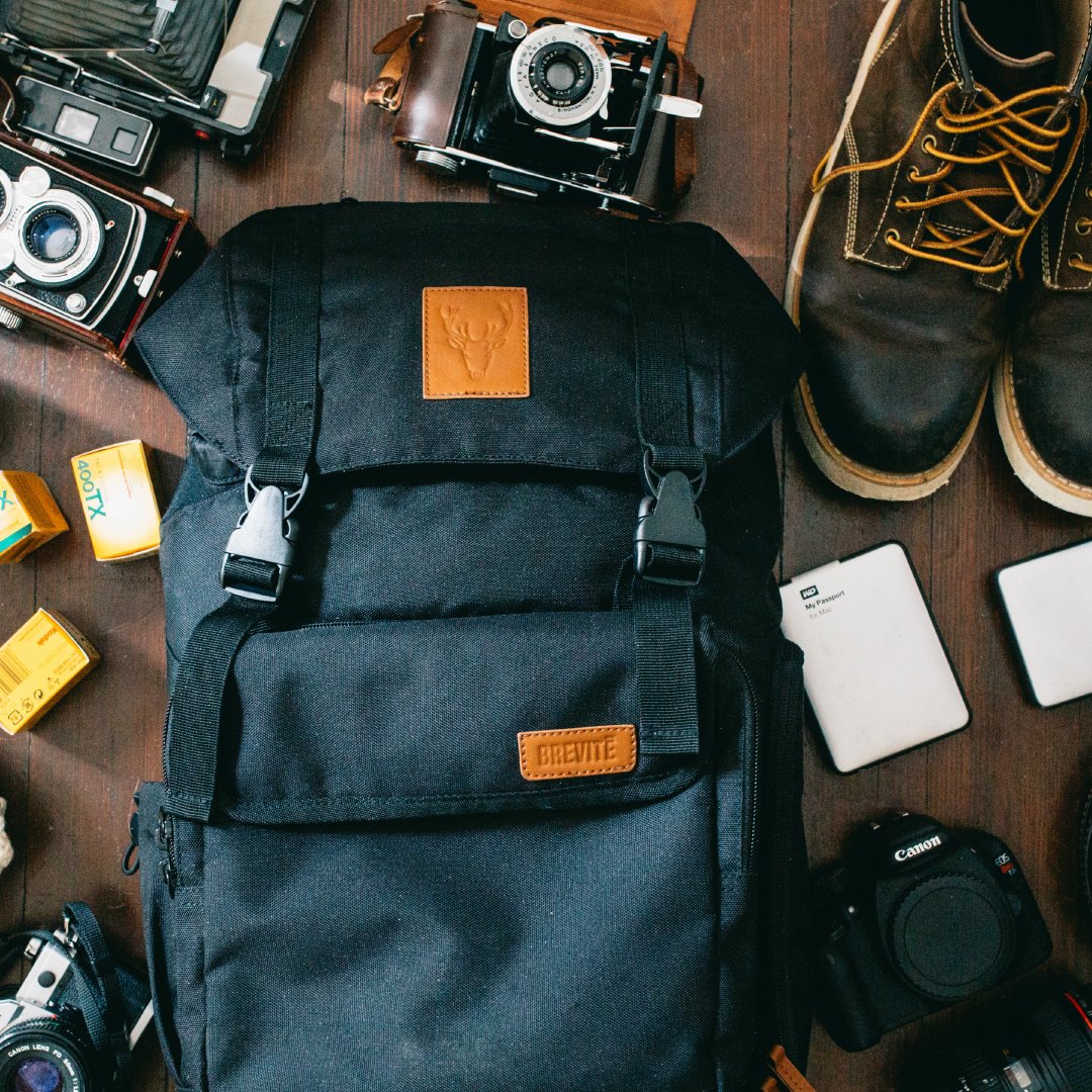 IGO_AFRICA's tweet photo. What’s your must-pack items? #travelbag #travelmusts #travelgoods #instatravel #whatsinyourbag https://t.co/aivwwdSe8z