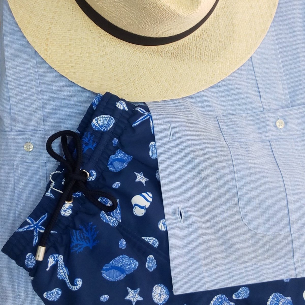 gomez_y_grilo's tweet photo. Me voy a la playa 
#guayabera #bañador #gomezygrilo #somosdelcentro #modacaballero #estilo #elegancia #moda #outfit #elegance #style #gentleman #mensfashion #menstreetstyle #menwithclass #malewithclass #malestyle #menblogger #malelookbook https://t.co/ifee2gDtU8