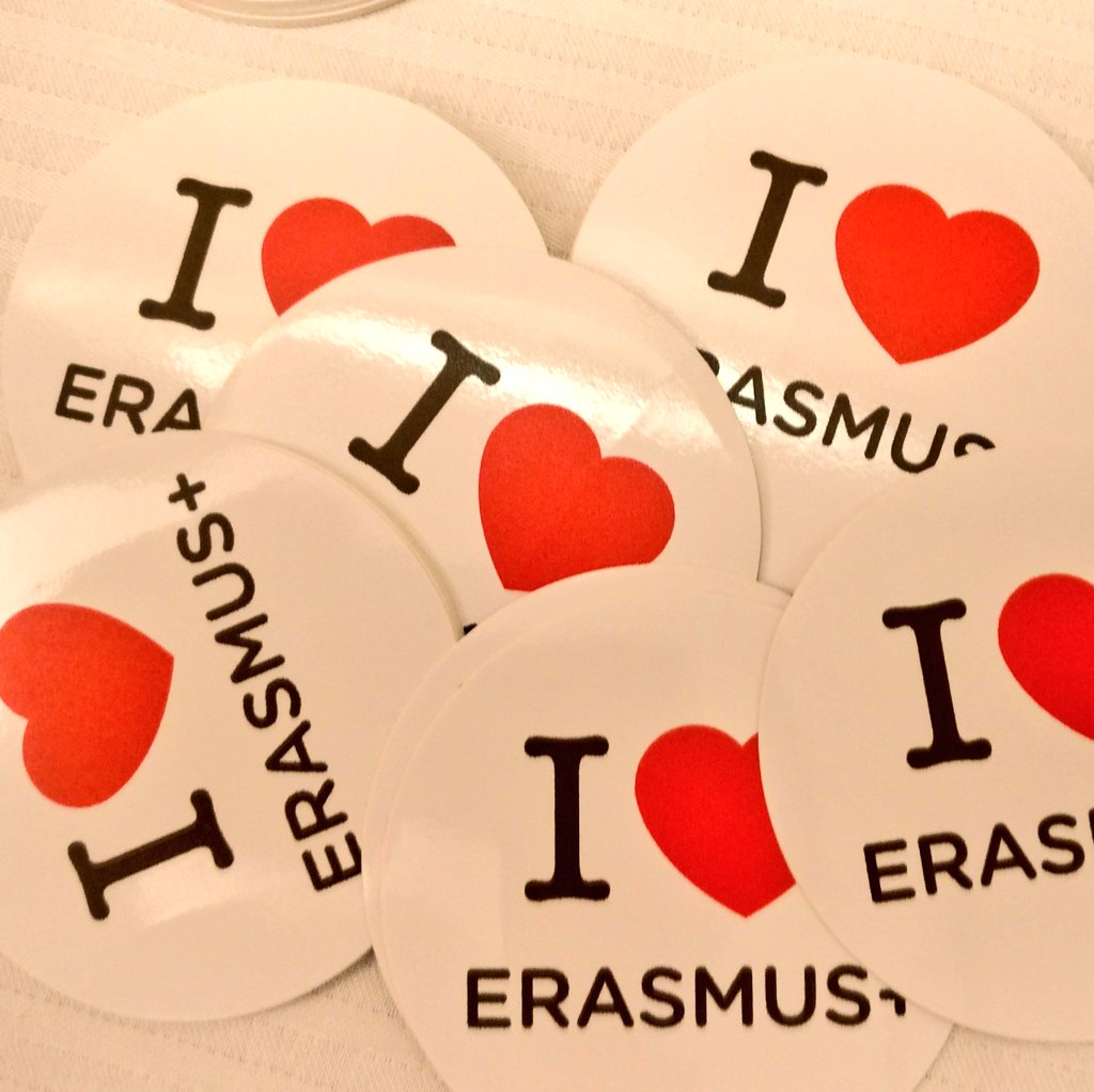 En 30 ans, le programme #Eramus a bénéficié à 9 millions d'Européens 🇪🇺

Pour la période 2021-2027, nous proposons de doubler le budget #Erasmus. Il pourrait ainsi bénéficier à 12 millions d'Européens en 7 ans → europa.eu/!GR39pb