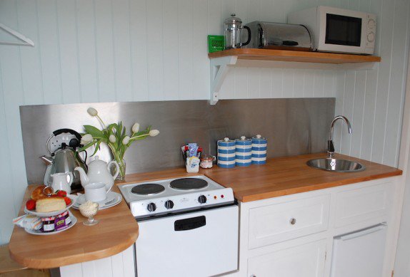 Camping_Direct's tweet photo. To Rest a While is a newly built #shepherdshut, situated on a working #farm in #Somerset. This #glamping hut is just outside of #Wells in #Coxley, between the #medieval city of Wells and the #mystical town of #Glastonbury.
Blog: https://t.co/qZSNum2rPs
#Holiday #Travel #Stay #UK https://t.co/xiD92eVtHz