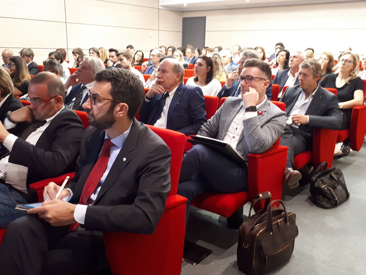 mcexpocomfort's tweet photo. Debriefing commitee of #MCE2018 and #BIE2018.
@massimilianopi, #ReedExhibitionsItalia managing director, illustrates the data of the last edition of the two events. https://t.co/3h1hvniz89
