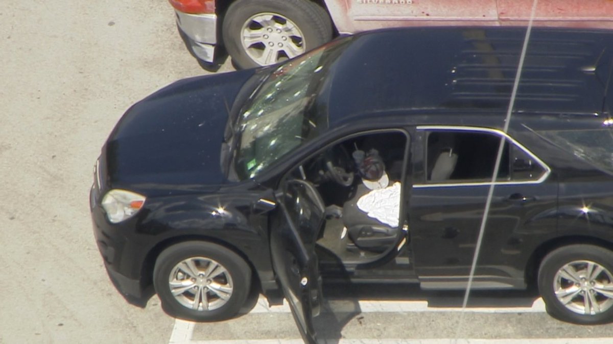 #BREAKING 2 injured in shooting outside Taco Bell in Miami Gardens bit.ly/2JgNYgZ?utm_so… https://t.co/Unw9iZAQHQ