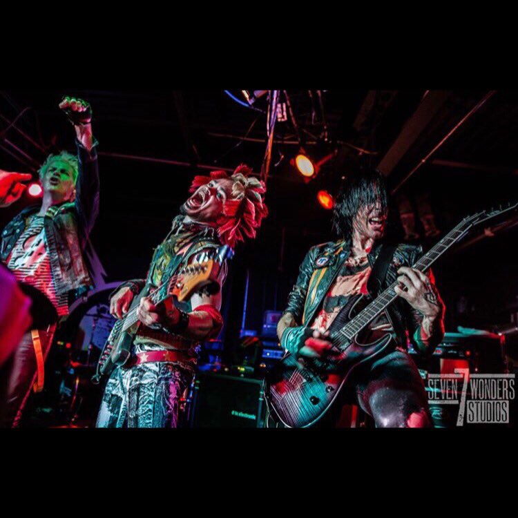 TyOliver_Rawks's tweet photo. Tonight the “New Wave Tour 2018” invades Omaha Nebraska! @therealPM5K + @KneeHighFox Come get some Tuesday night mojo at Wired Pub! https://t.co/VEGqbXXygk