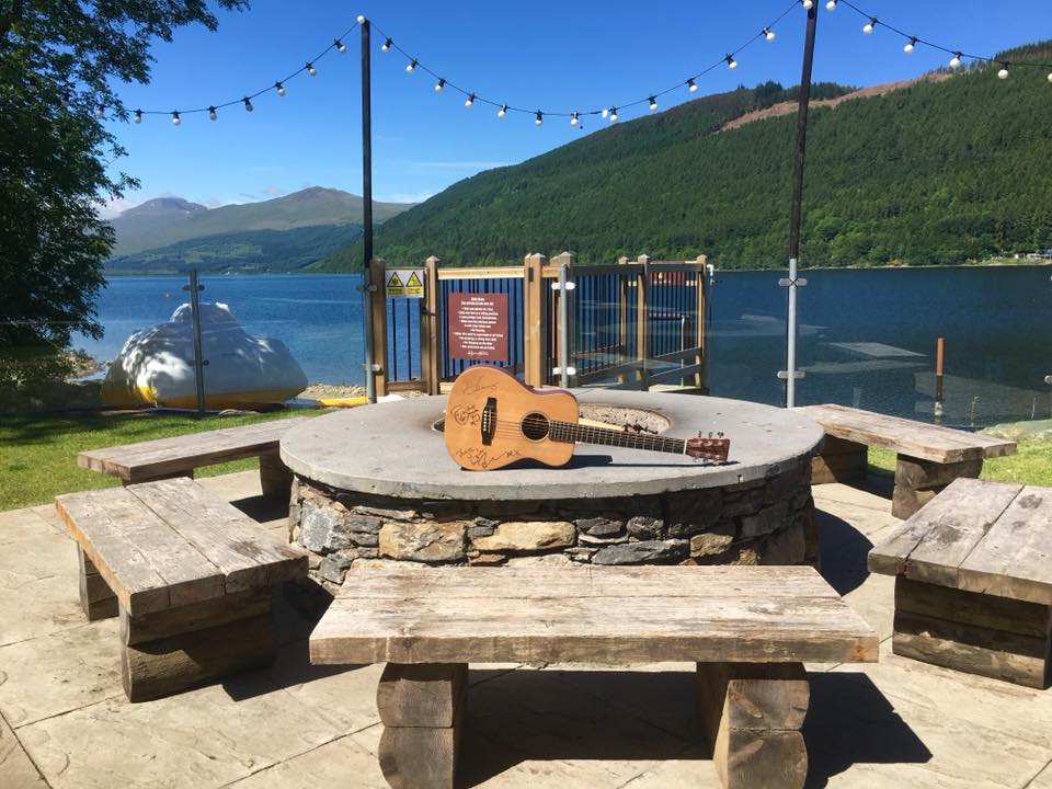 TaymouthMarina's tweet photo. Fantastic to have Ed Sheeran here with his pals at the Hotbox last night - what a night! - he set the new ‘bar’ of doing the slide into the Loch before the sauna!!! #lochtay #perthshire #perthistheplace #ScotlandisNow 😀🎸 https://t.co/nYXBjAqHl6