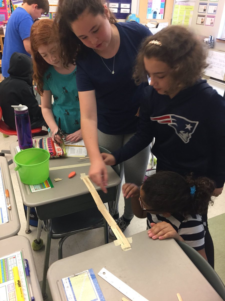 bonsignore_mary's tweet photo. A little STEM while some of our classmates visit the Joyce Middle School... whose bridge is the strongest??? @MWSchool @Woburnsupt  @MWTigerPTO https://t.co/NGKvaN4ZKf