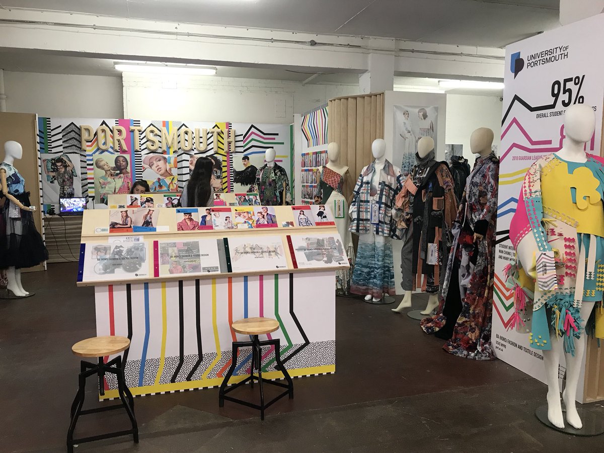 BryonyWhitmarsh's tweet photo. Whether itโs VR, interactive fashion, or interlocking textiles that youโre interested in, @UoPFashText graduates have it all! #GraduateFashionWeek #graduateshow2018 @UniPortCCI @portsmouthuni https://t.co/sUb8CVfjCk