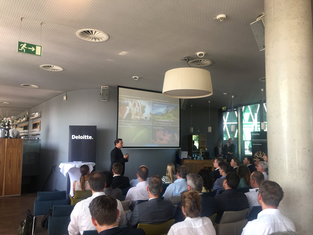 alves_finance's tweet photo. @investify is unique in the #robosphere because it is truly customizable using investment themes @DeloitteDE #futureofroboadvisor https://t.co/dxfvKrIPGW