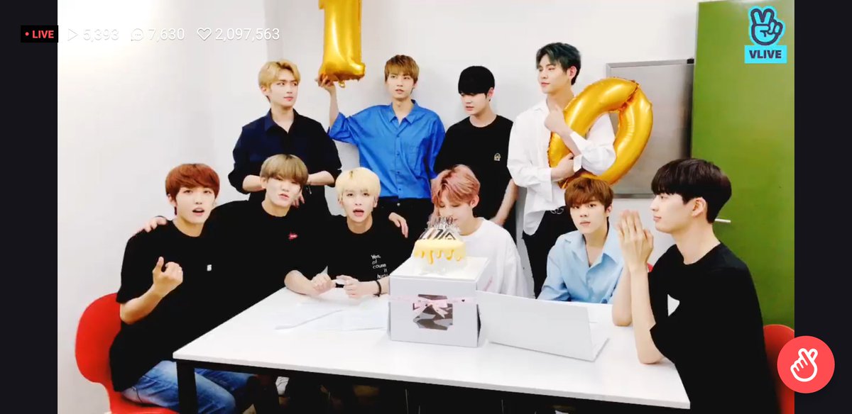 honeybebe_w's tweet photo. @UP10TION 앞으로도 함께 가자😘 #vlive #1000DaysWithUP10TION #업텐션 #업텐션_허니텐_1000일_되는_날 #UP10TION https://t.co/zxfd1V9v07