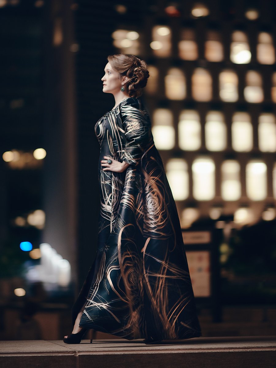 morley_erin's tweet photo. #OperaCape ✌️😎 (📸: @romanmakhmutov @LincolnCenter #AlexTeihCouture) https://t.co/xD6KFn6X6t