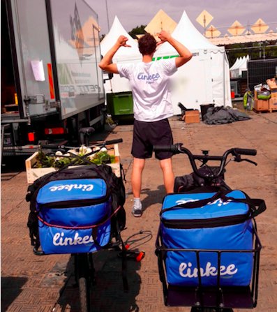 LinkeeOfficiel's tweet photo. Merci @WeLoveGreen de nous avoir permis de récupérer les #invendus alimentaires des 35 restaurateurs présents au #festival ! 🙏🙏
800 repas collectés &amp; redistribués par nos #bénévoles pour les plus démunis.
#Solidarité #AntiGaspi
Nous soutenir: https://t.co/LbCqIIEOOM https://t.co/SqwzWZdnJP