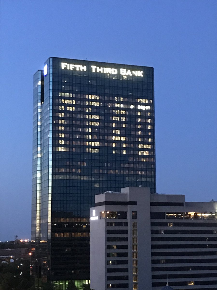 DowntownToledo's tweet image. READ! 

Last night was fun and showing support for the @ToledoLibrary summer reading program l. Sign up today. 📖 📚