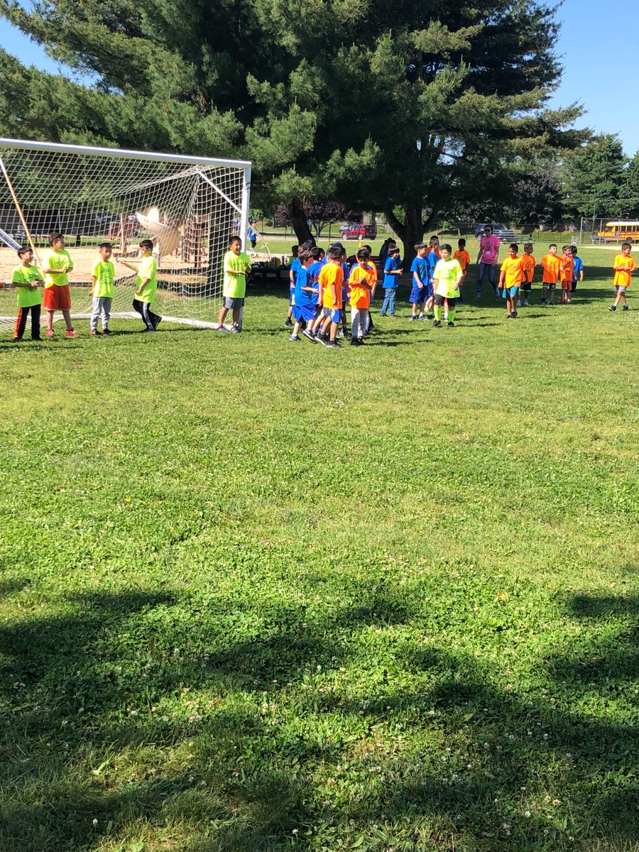 mongiovimoore's tweet photo. Field day fun! #cantiague @GinaFaust https://t.co/Ng4u0cuqNs