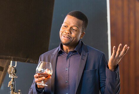 fortune_khoza's tweet photo. #ItsColdSoNow im even thinking of taking this chubby girl's offer of being friends https://t.co/oKOK7K8OxI