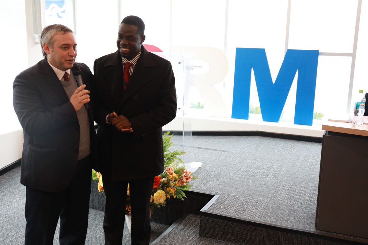 iasdchile's tweet image. Agradecidos de Dios porque este año por primera vez, se distribuyó el libro misionero #ElPoderdelaEsperanza en FRANCÉS para las personas de nacionalidad haitiana que se encuentran en el país🇨🇱 Pr @Stephensoncela1 cuenta el testimonio.
¡Todos recibiendo el mensaje de salvación!