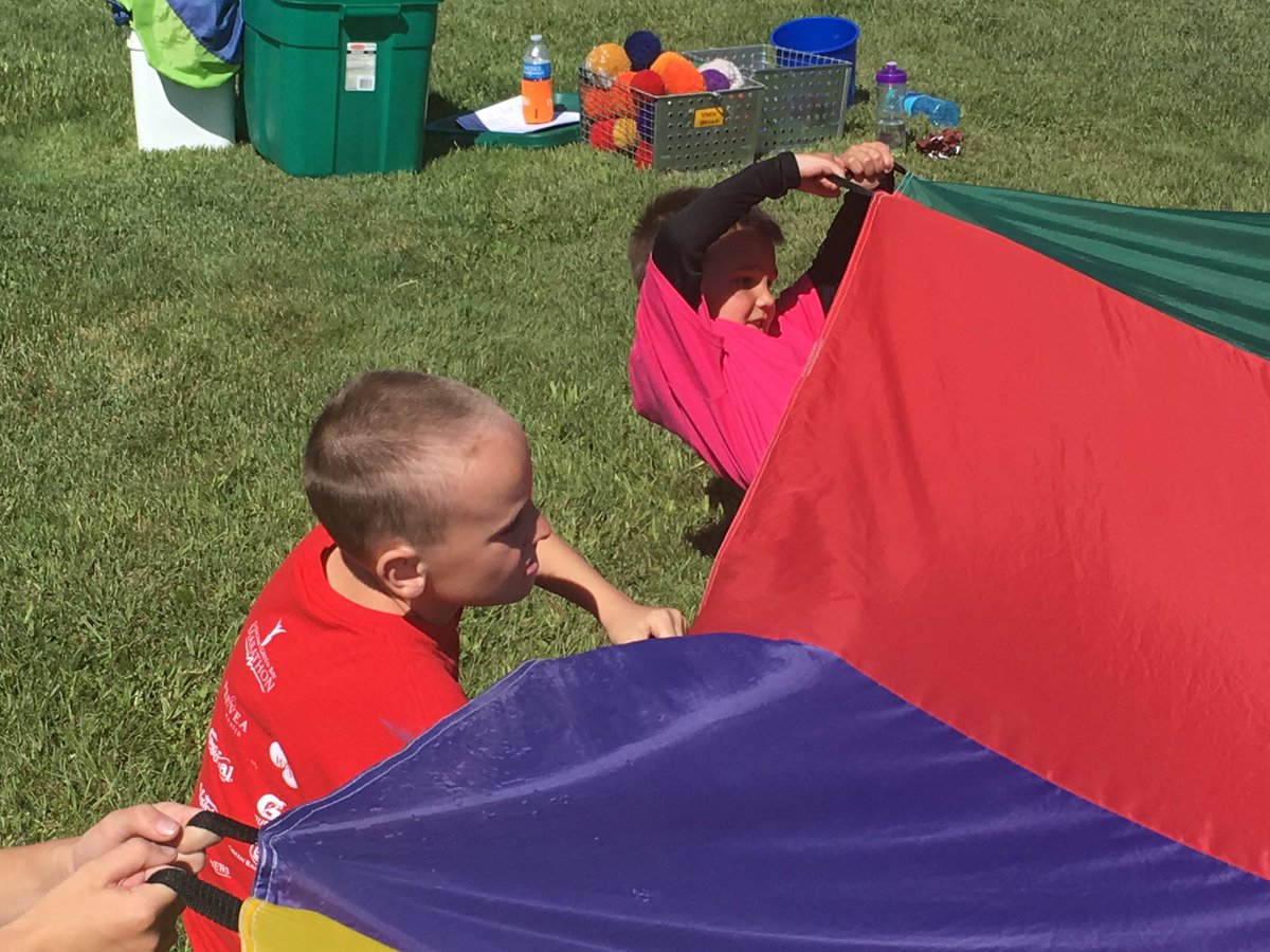 PCSD_LN's tweet photo. Parachute games are always a favorite! #Raiderstrong https://t.co/691Y7Uv6iK