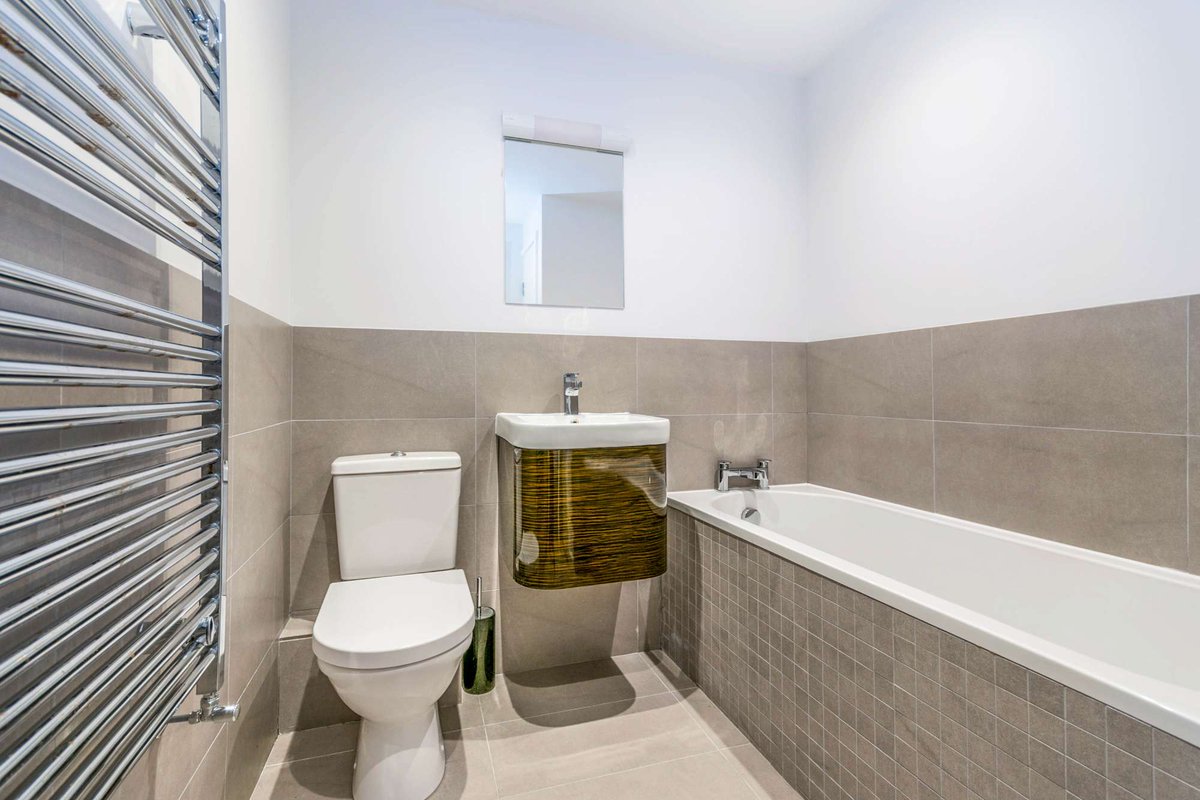 LeadersHorsham's tweet photo. Its not the #LoveIsland Villa but its certainly got the #WowFactor! Check out this apartment to #Let in #Horsham. Availble now! #NoDepositOption @JakeLFisher93 @chloeleaders @xBellyx @lorena_bushaway https://t.co/pxOg1oV9UD